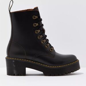 Dr. Martens Women's Leona Platform Boot Size 6
